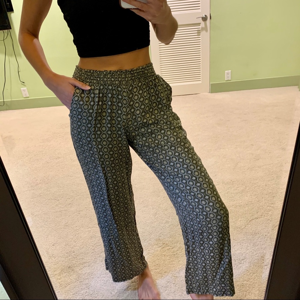 ✨ SOLD - TRIBAL SOFT FLOWY PANTS ✨ - Picture 4 of 6